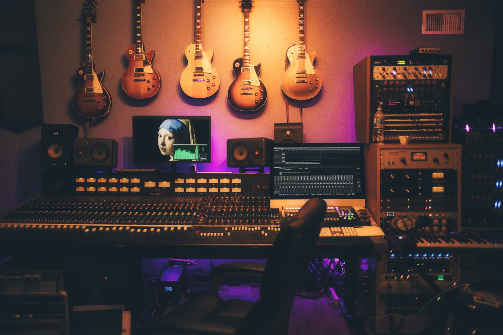 Studio Pair